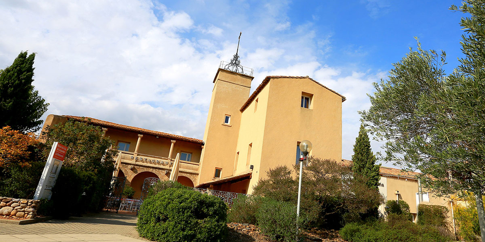 La Maison des vins du Languedoc propose une boutique de vins, un restaurant traditionnel, des salles de réception et une école de vins à Lattes au Mas de Saporta aux portes de Montpellier.(® SAAM-fabrice Chort)
