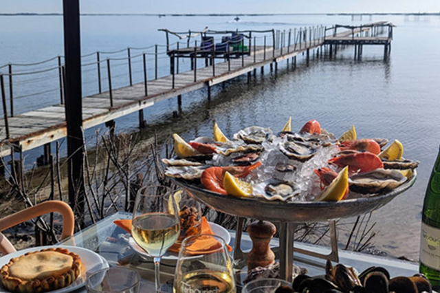 St Barth Tarbouriech Marseillan : huitres, coquillages au bord de l'eau (® tarbouriech)