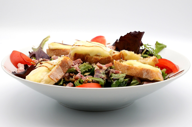 Salade au chèvre chaud 