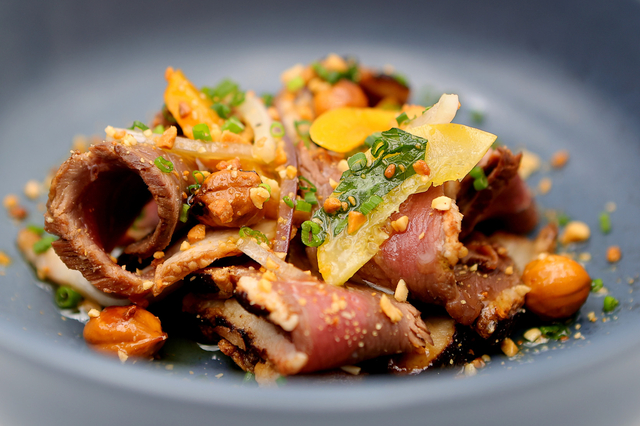 Tataki de canard thaï mangue cacahuète sésame soja