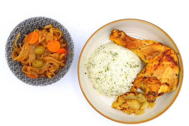 Poulet yassa au riz persillé - Restaurant Africain chez CQP