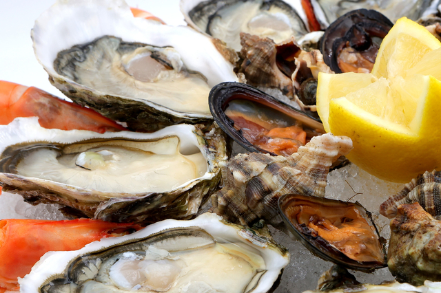 Plateaux de coquillages et de fruit de mer à emporter - Mèze