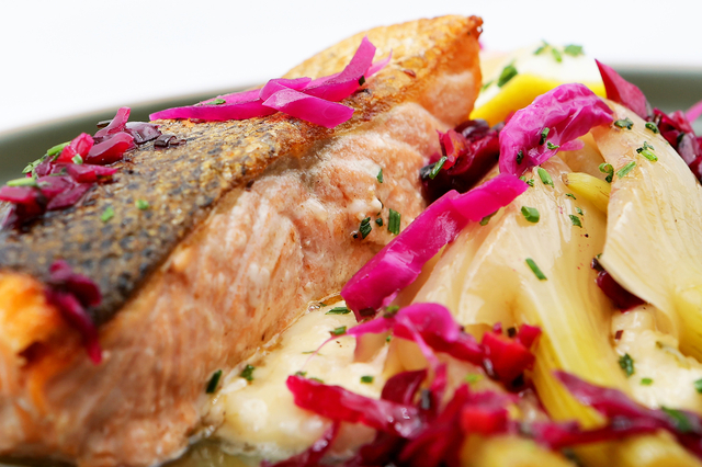 Pavé de saumon - restaurant de poissons Montpellier - L'Effet Jardin Lattes