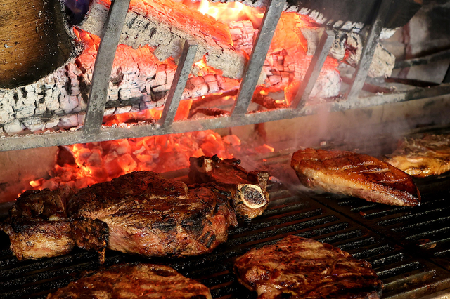 Restaurant de viande grillée au feu de bois Montpellier -Restaurant L'Effet Jardin Lattes