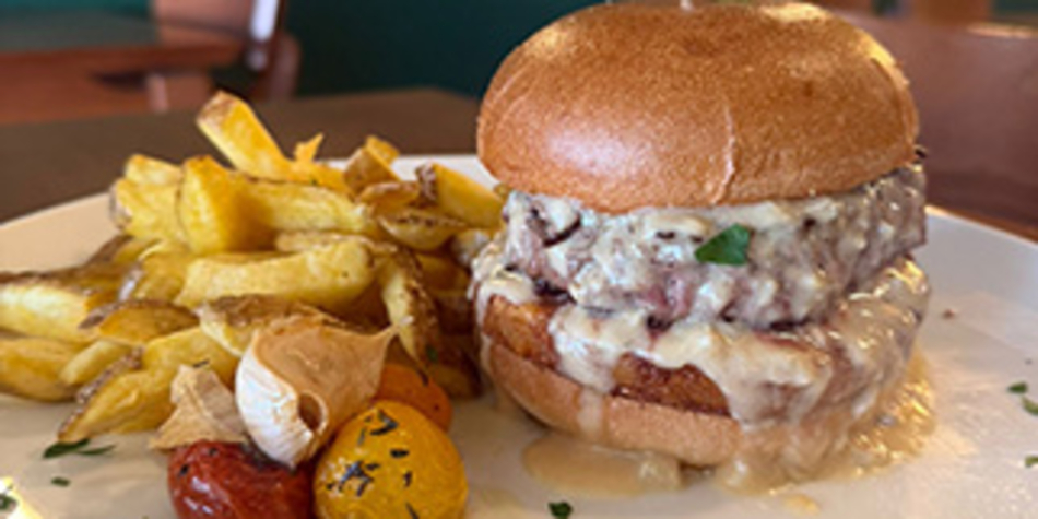 L'Envie et Belle Mèze • Restaurant Cuisine du marché Maison et vue sur le port • Burger maison (® l'envie et belle)