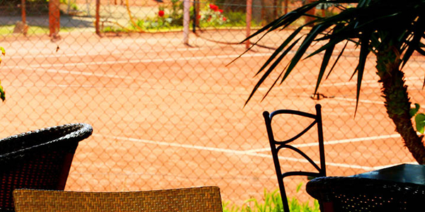 La Jalade Restaurant Montpellier propose une cuisine traditionnelle aux accents méditerranéens dans le complexe de tennis club La Jalade près des Hôpitaux Facultés.(® SAAM-fabrice chort) La Jalade Restaurant Montpellier propose une cuisine traditionnelle aux accents méditerranéens dans le complexe de tennis club La Jalade près des Hôpitaux Facultés.(® SAAM-fabrice chort)