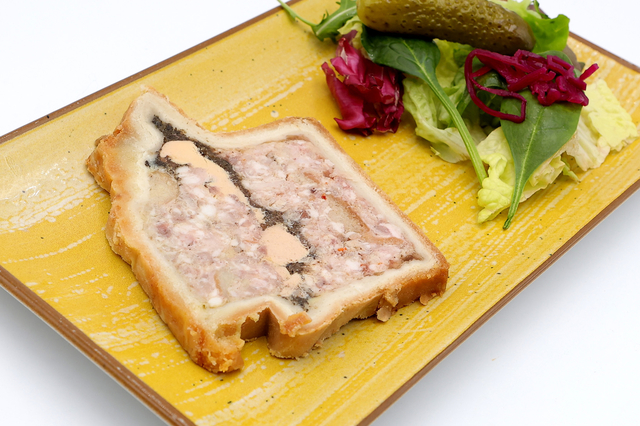Pâté en croûte Richelieu de lapin et truffes 