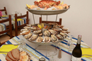 Restaurant coquillages Meze La Maison du Pêcheur avec de beaux plateaux de fruit de mer (® networld-fabrice chort)