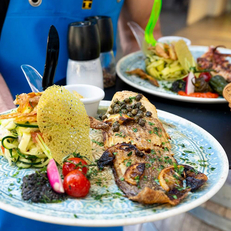 Les Poissons d’abord Montpellier • Poissonnerie et restaurant de poissons à Port Marianne (® facebook les poissons d'abord)