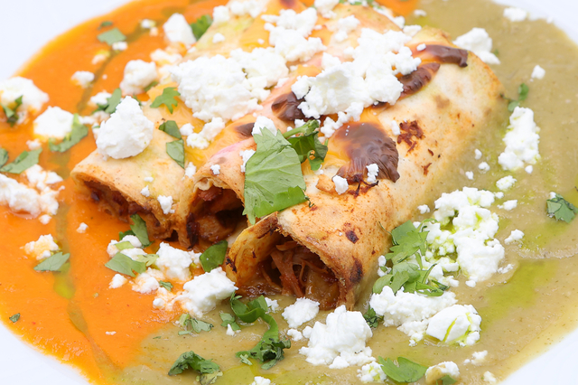 Flautas divorciadas au poulet - Restaurant Nomadic Montpellier