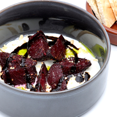 Labneh fouetté et betterave rôtie - Restaurant Nomadic Montpellier 