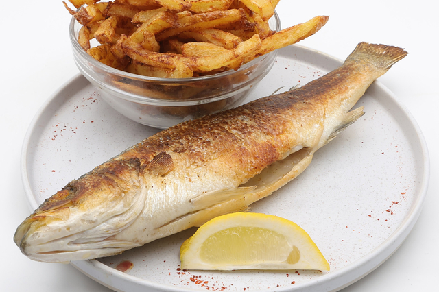 Loup entier Sète chez restaurant Oh Gobie Sète