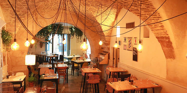 Pizzeria du Palais Montpellier Restaurant italien de pizzas, grillades et spécialités italiennes au centre-ville (® NetWorld-Fabrice Chort) Pizzeria du Palais Montpellier Restaurant italien de pizzas, grillades et spécialités italiennes au centre-ville (® NetWorld-Fabrice Chort)