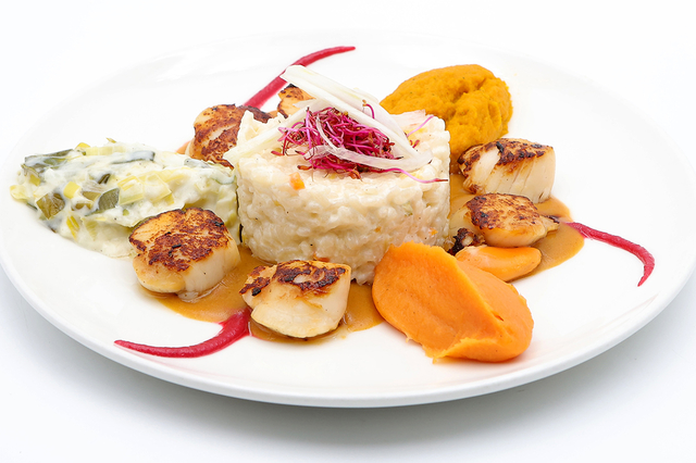 Restaurant L'O3 à Castries et sa cuisine faite maison avec produits frais. Ici un risotto et noix de Saint Jacques (® SAAM- fabrice CHORT)